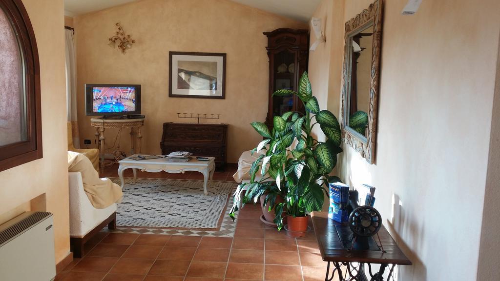 Hotel Ristorante La Tana Di Li Mazzoni Trinità dʼAgultu Exterior foto